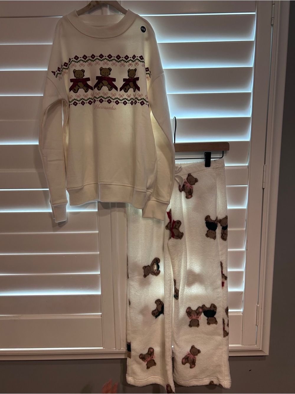 Abercrombie & Fitch Teddy Bear Print Jammies Fleece Cream Multi
